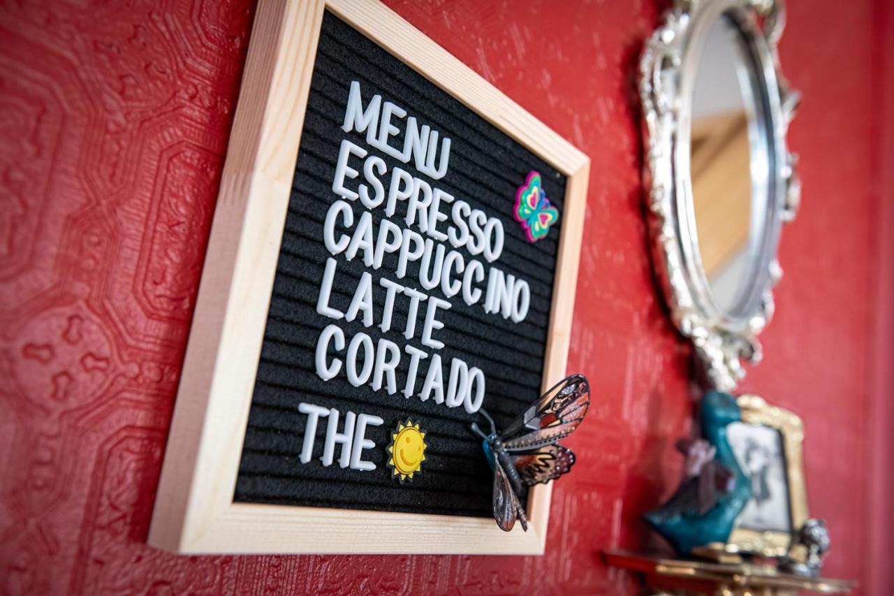 Bed and Breakfast Bed & Cafe Petit Papillon Grandes-Bergeronnes Esterno foto