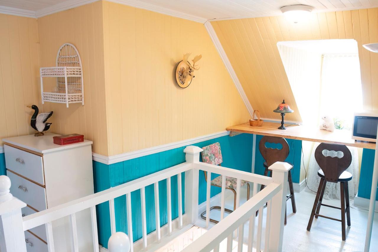 Bed and Breakfast Bed & Cafe Petit Papillon Grandes-Bergeronnes Esterno foto