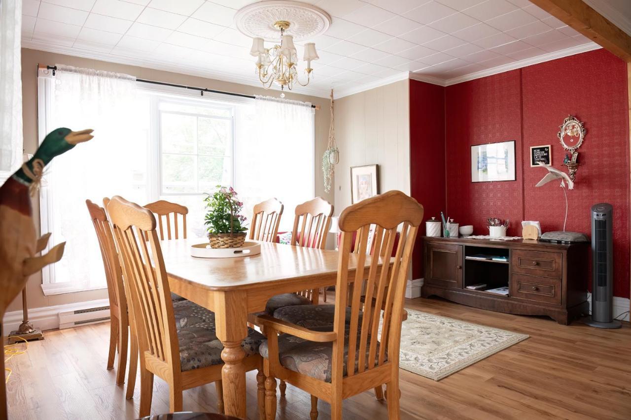 Bed and Breakfast Bed & Cafe Petit Papillon Grandes-Bergeronnes Esterno foto
