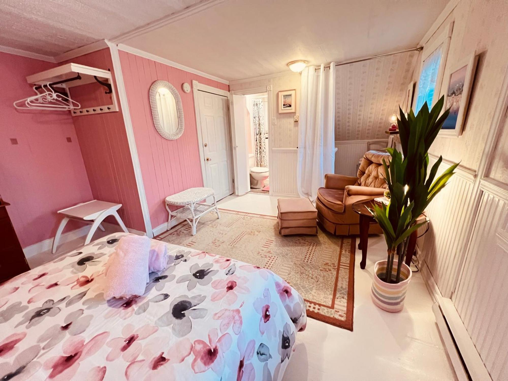 Bed and Breakfast Bed & Cafe Petit Papillon Grandes-Bergeronnes Esterno foto