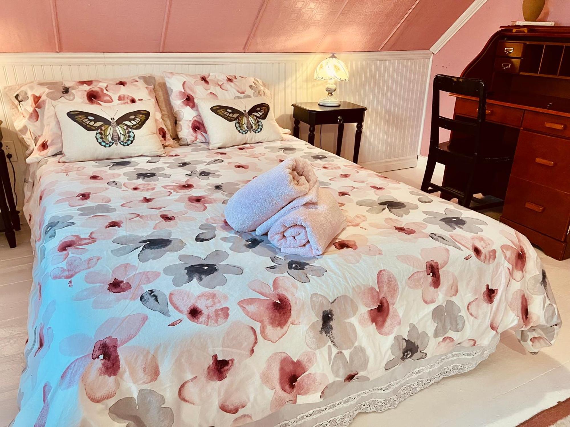 Bed and Breakfast Bed & Cafe Petit Papillon Grandes-Bergeronnes Esterno foto