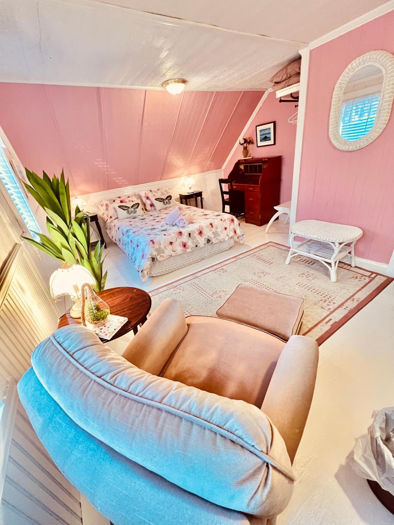 Bed and Breakfast Bed & Cafe Petit Papillon Grandes-Bergeronnes Esterno foto